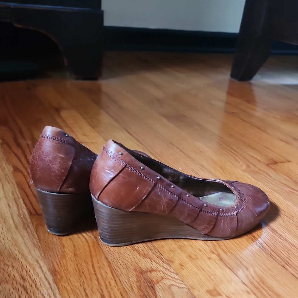 Seychelles Brown Leather Wedges